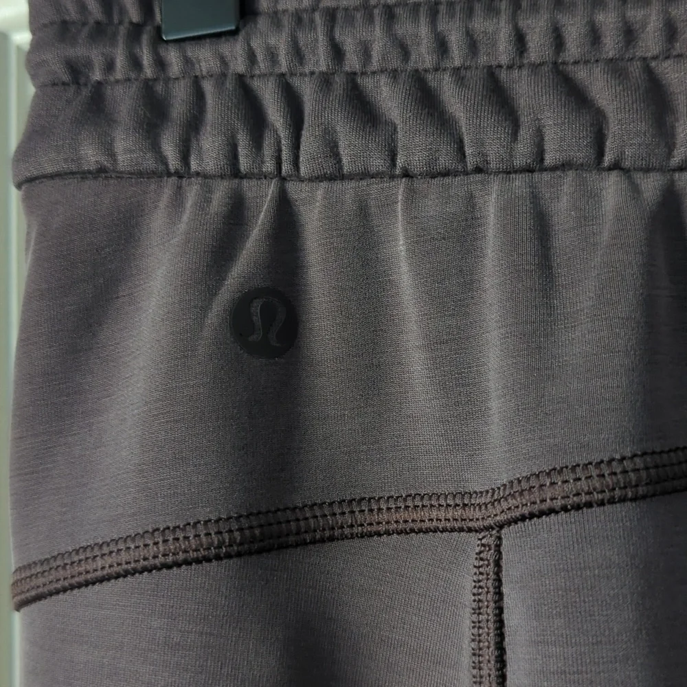 NWOT - lululemon Softstreme High Rise Pants Regular - Sequoia - Size 6 - Picture 5 of 9